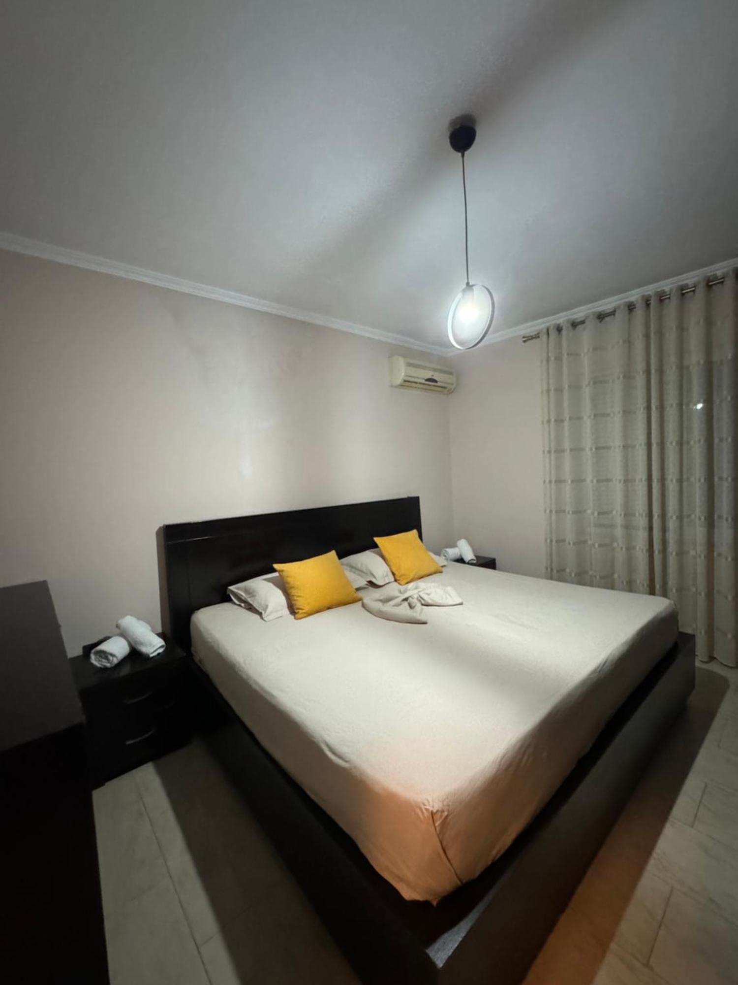 Toptani Center Apartment Tirana Esterno foto