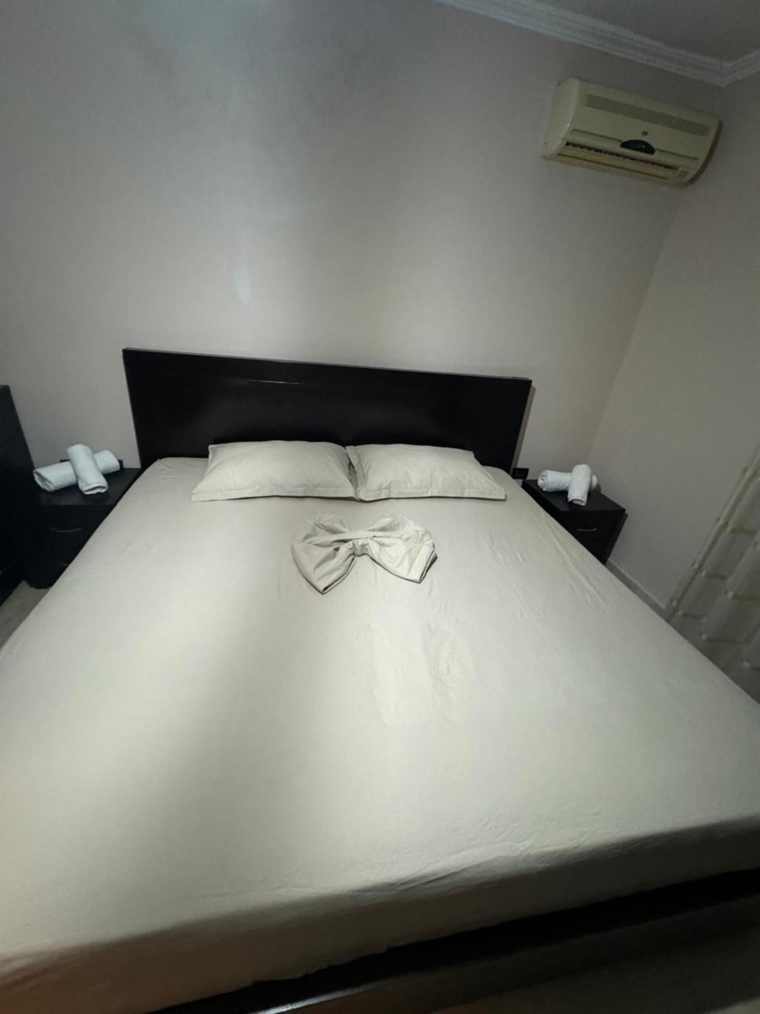Toptani Center Apartment Tirana Esterno foto